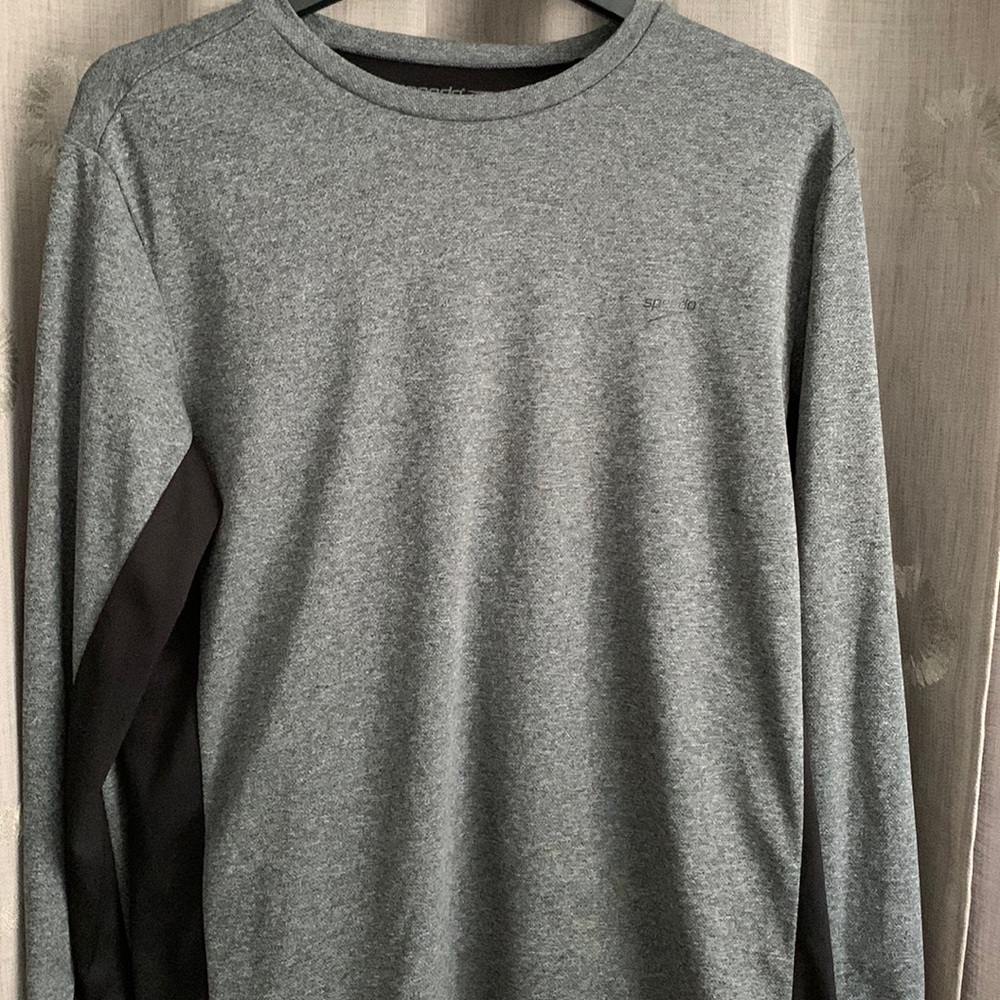 Gray with black men’s speedo long sleeve shirt